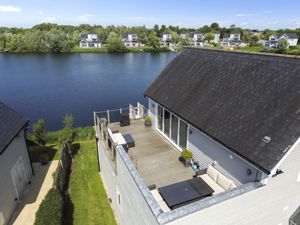 Overhead deck- click for photo gallery